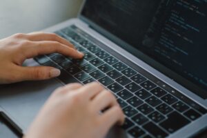 Read more about the article パソコンを買うと付いてくるOfficeは他のパソコンでも使えるの？